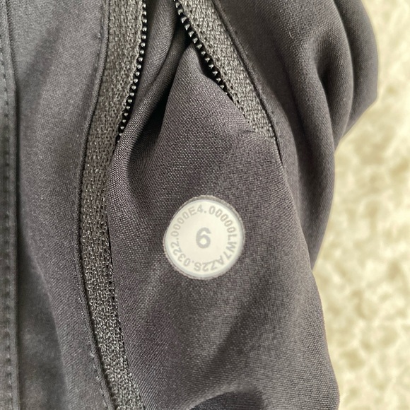 ❤️ Lululemon Tracker LR Short 4" Lined Black Size 6 NWT - Picture 8 of 11